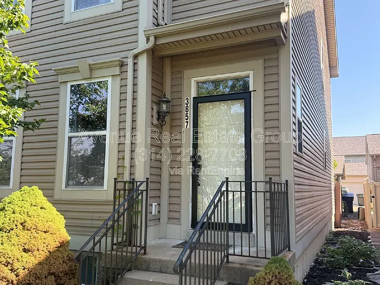 3857 Boulevard Heights Ct — Photo 1