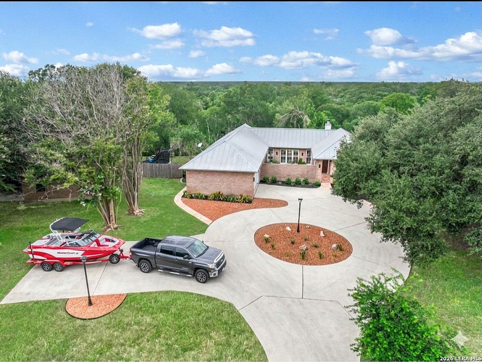 1st image of 352 Ridge Crest