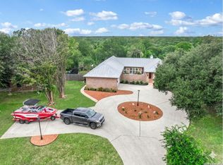 352 Ridge Crest Dr, Seguin, TX 78155