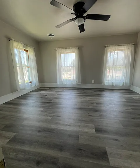 218 N 3rd St — Photo 15