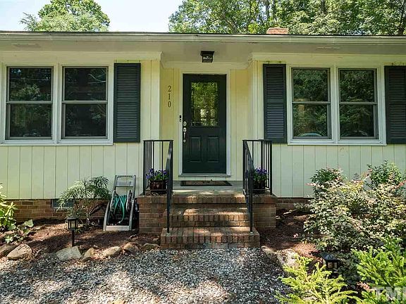 5th image of 210 White Oak Dr
