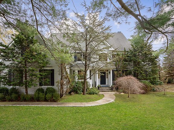 2nd image of 3 Jordan Ln
