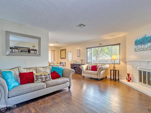 5th image of 2721 Valencia Dr