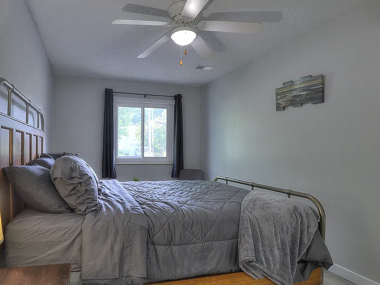 2480 N Graceland Ave #5 — Photo 6