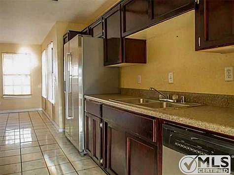 4th image of 228 Vista Bonita St