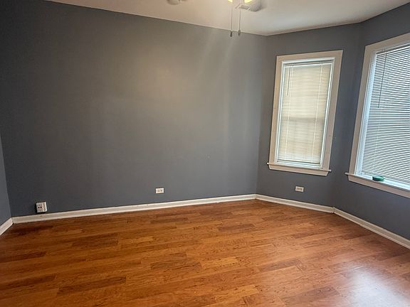 2nd image of 725 N Trumbull Ave Unit 2