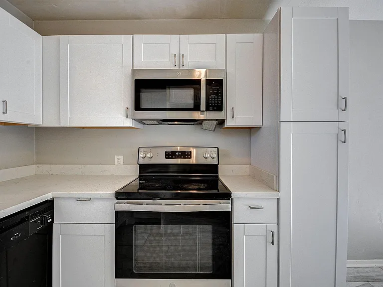 131 Lakewood Dr — Photo 4