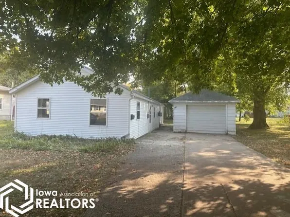 545 1st St SE, Britt, IA 50423