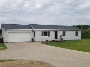 11440 S Athey Ave, Clare, MI 48617