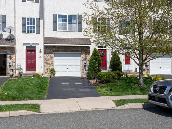 1527 Laura Ln, Pottstown, PA 19464