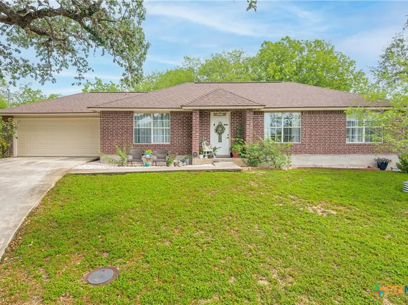 926 Zwicke St, Seguin, TX 78155