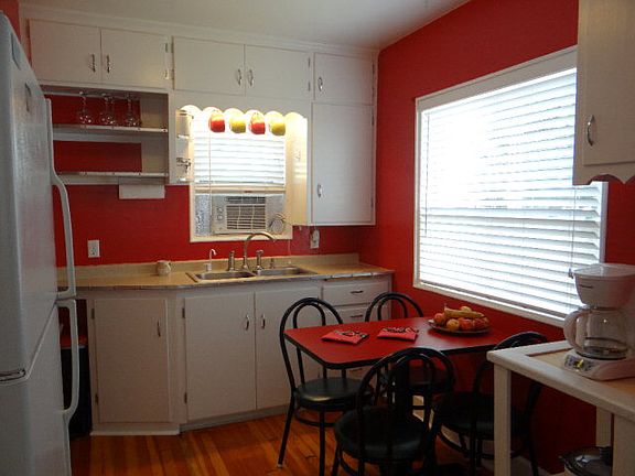 3rd image of 1025 Cassia Ave