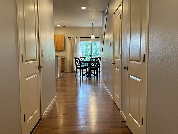 5th image of 7946 SE Sporri Ln
