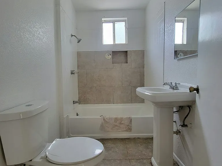 607 Gulf St — Photo 2