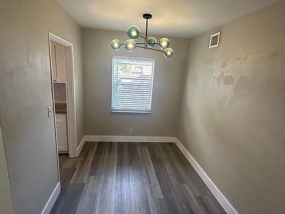 3rd image of 2643 Grant St