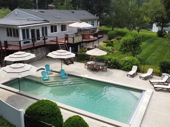 4 Johns Ave, Middleton, MA 01949