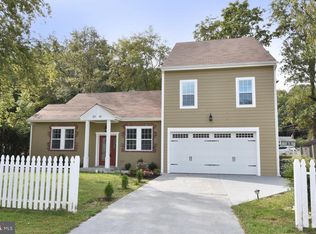 3713 Elmwood Dr, Alexandria, VA 22303