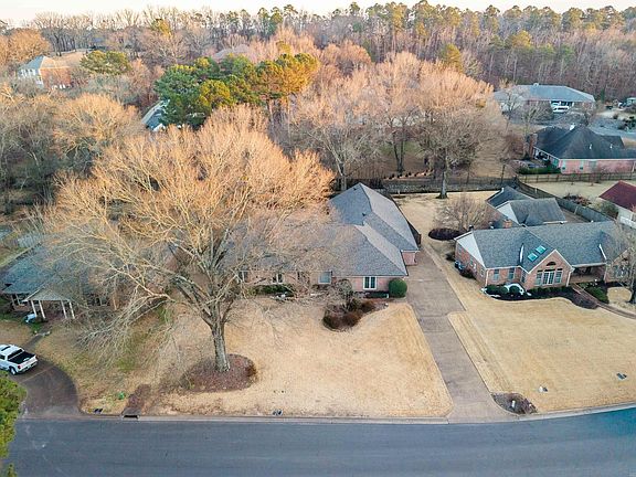 2nd image of 304 Quail Creek Rd