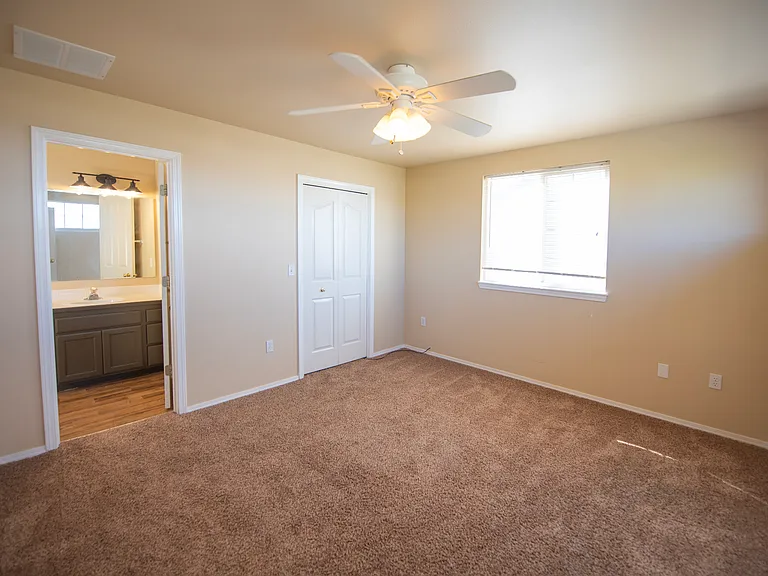 2866 E Eastgate Dr — Photo 18