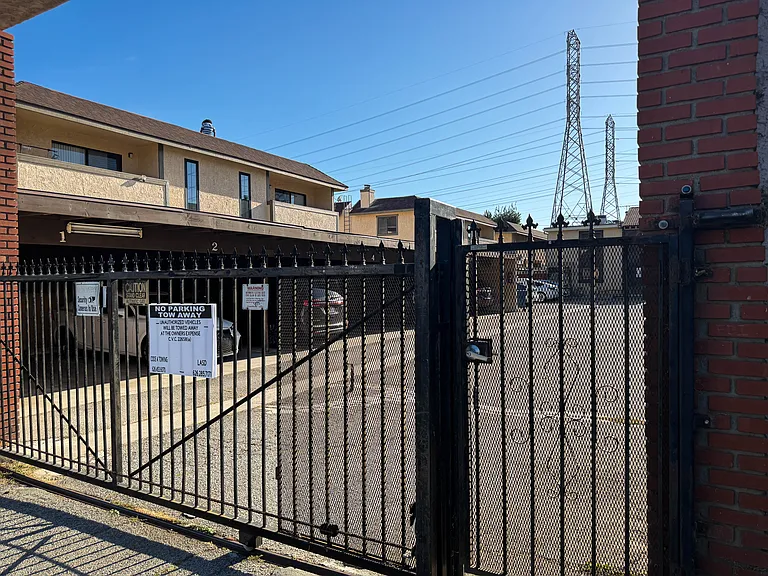 4225 Walnut Grove Ave #B — Photo 8