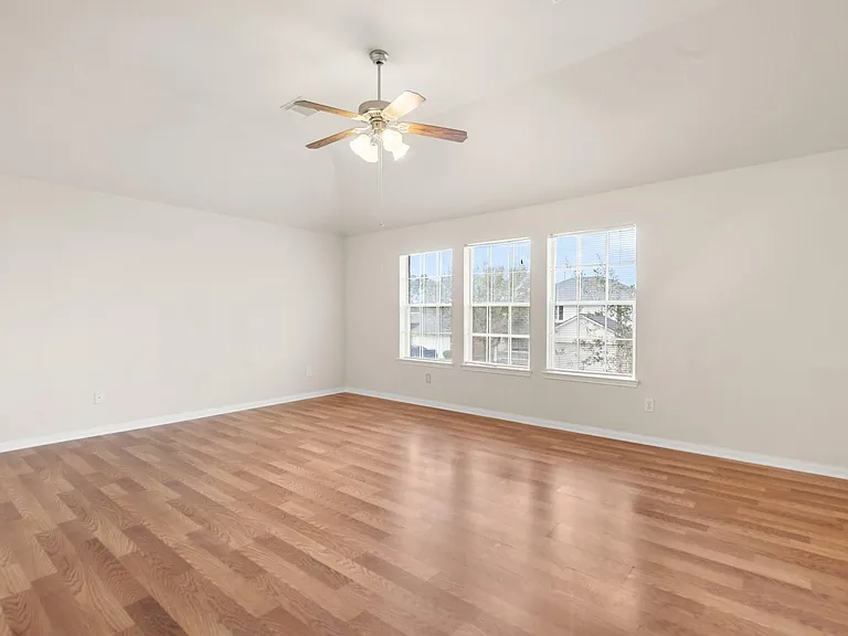 3111 Holly Ranch Dr — Photo 29