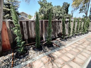 1102 Clinton St, Redwood City, CA 94061