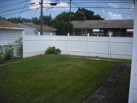 4th image of 28600 Rockwood St