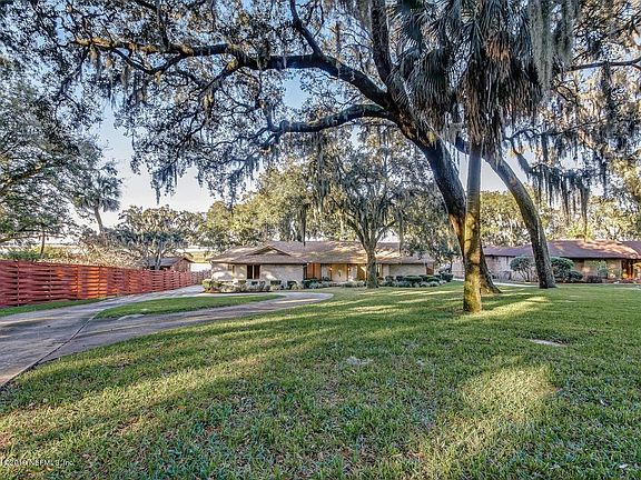 7207 Trails End Jacksonville-001-13-Welc