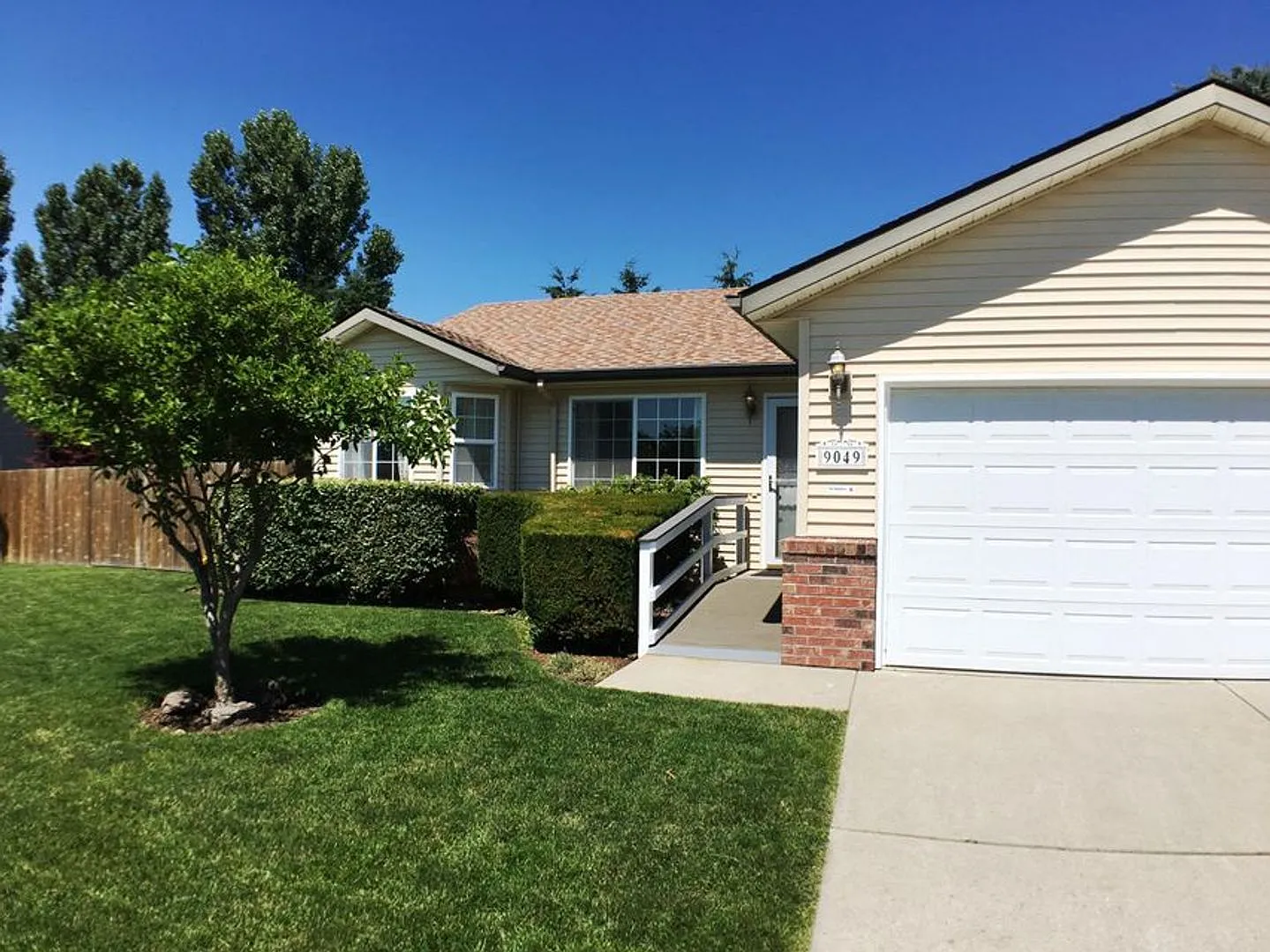 Broadmoore Estates! — Photo 2