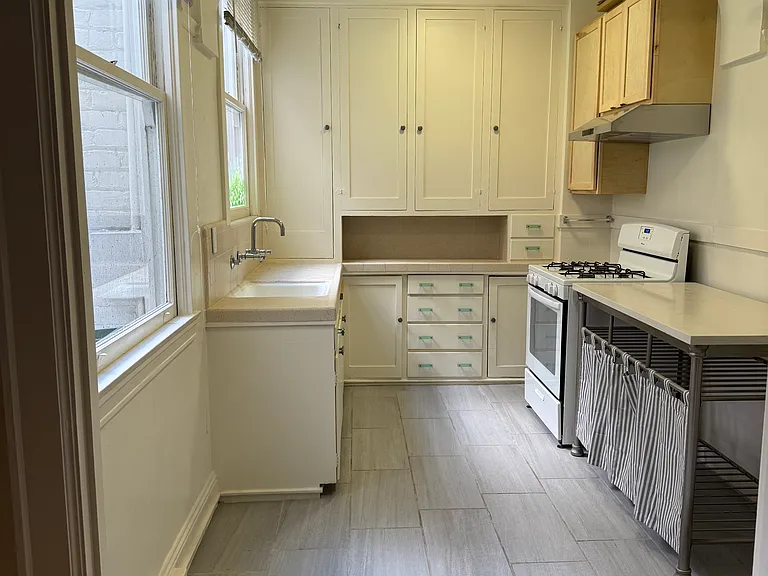 970 Bay St #2 — Photo 14