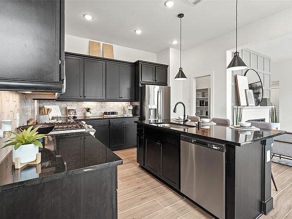 4th image of 540 Red Cascade Trl