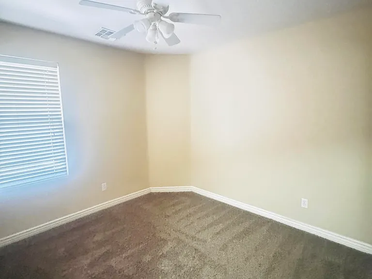 2927 E Mead Dr — Photo 11