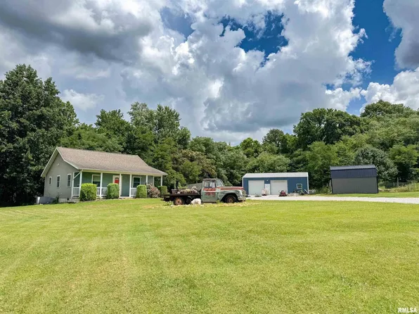 339 Spring St, Dongola, IL 62926