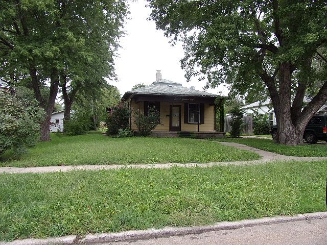 1608 Elk St Beatrice NE 68310 Zillow