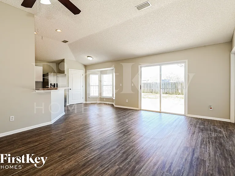 6983 Lafayette Park Dr — Photo 4