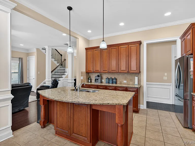 377 Sydney Ave — Photo 7