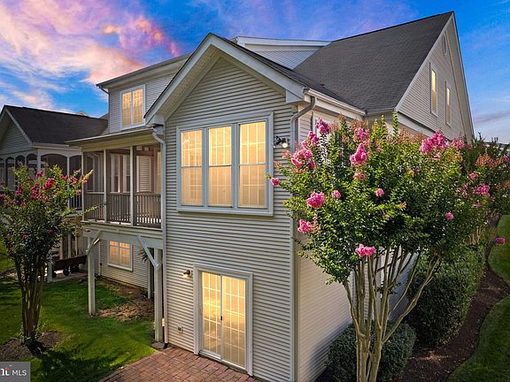 2nd image of 6562 Alderwood Way