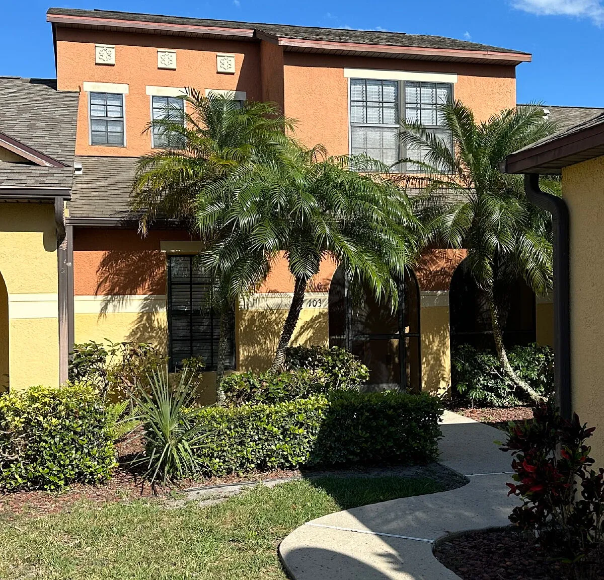 3 bed, 2.0 bath, 1277 sqft, $1,700 — Photo 1
