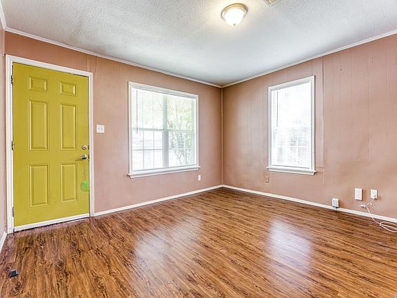4th image of 1136 Garland Ave