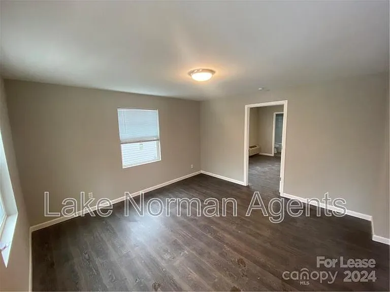 720 E Pine St — Photo 4