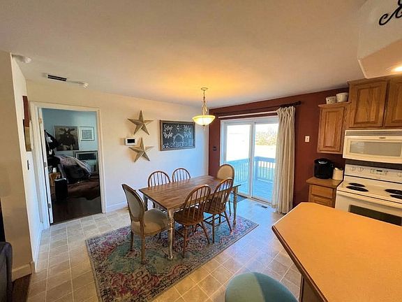 3rd image of 412 Walters Dr