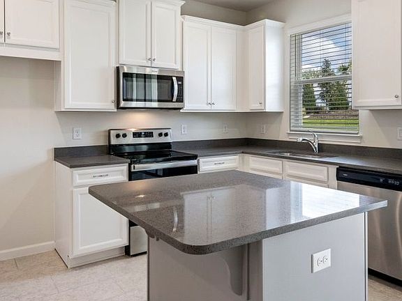 Kitchen Breakfast Bar