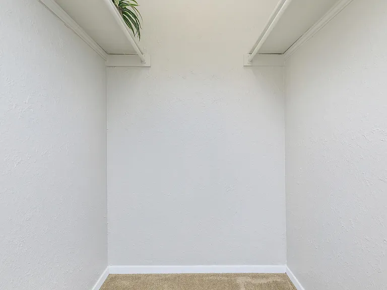 Bel Air Creekside — Photo 44