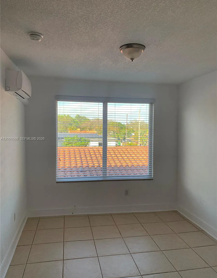 Tamiami Highlands — Photo 2