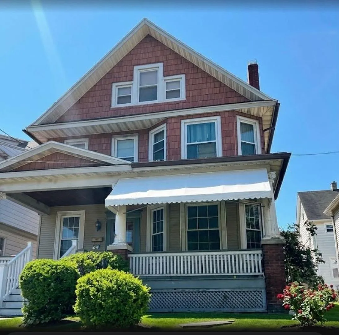 308 North Blakely Street — Photo 1