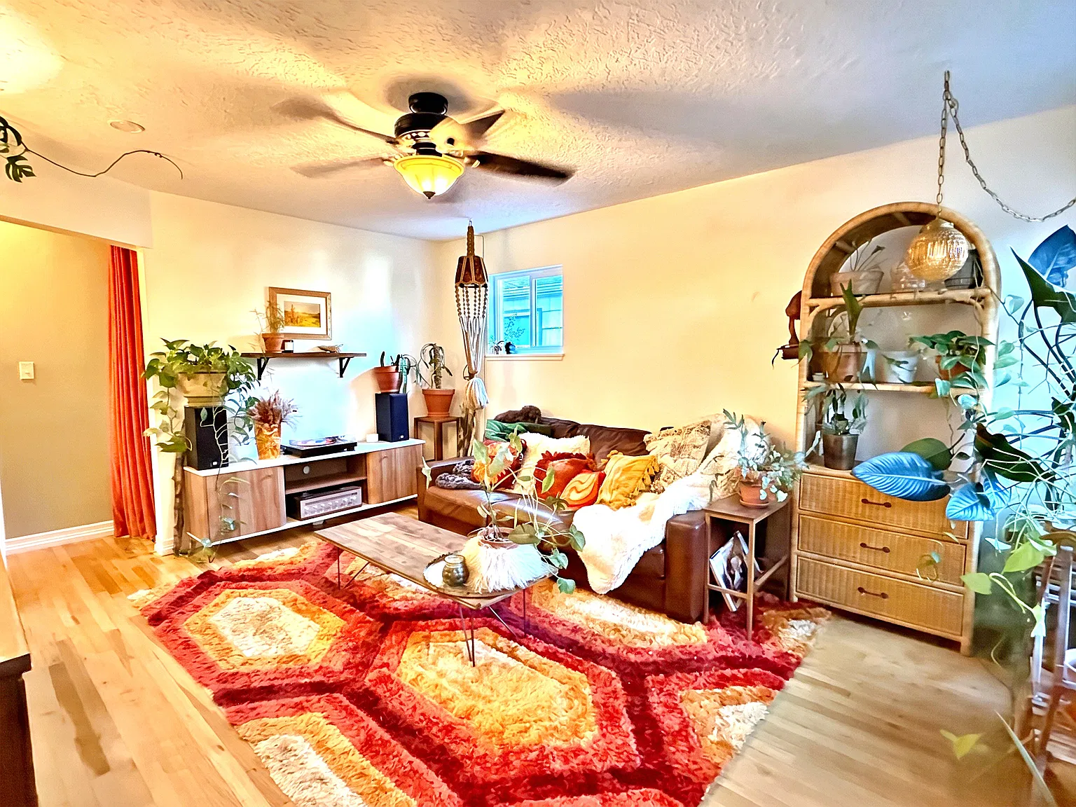 2 bed, 1158 sqft, $2,600 — Photo 4