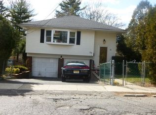 30 S Demarest Ave, Bergenfield, NJ 07621