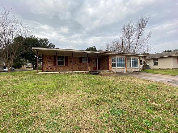 5th image of 1305 Red Oak St