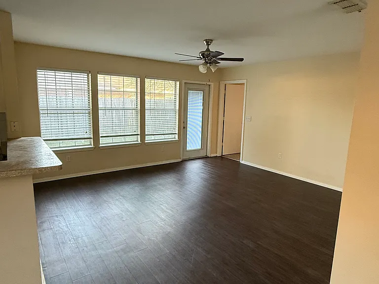 222 Willowbrook Ln — Photo 8