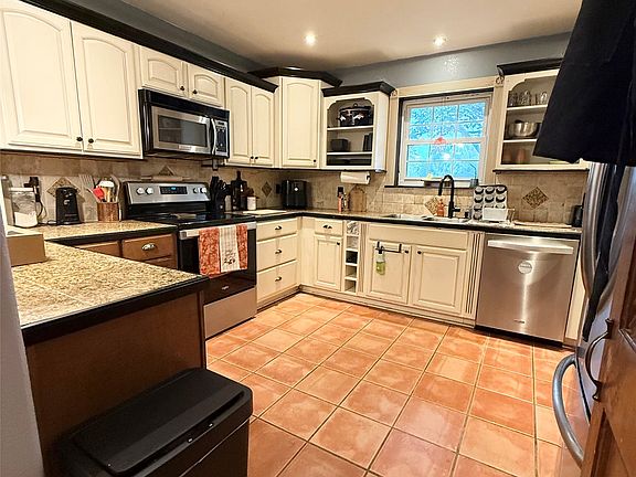5th image of 1507 Sunny Ln